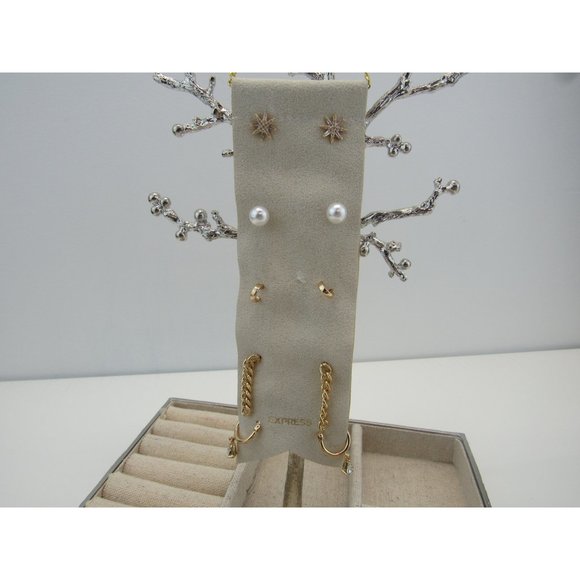 NEW WITH TAGS EXPRESS SET OF 5 SHINY GOLD EARRING SET - Picture 7 of 7